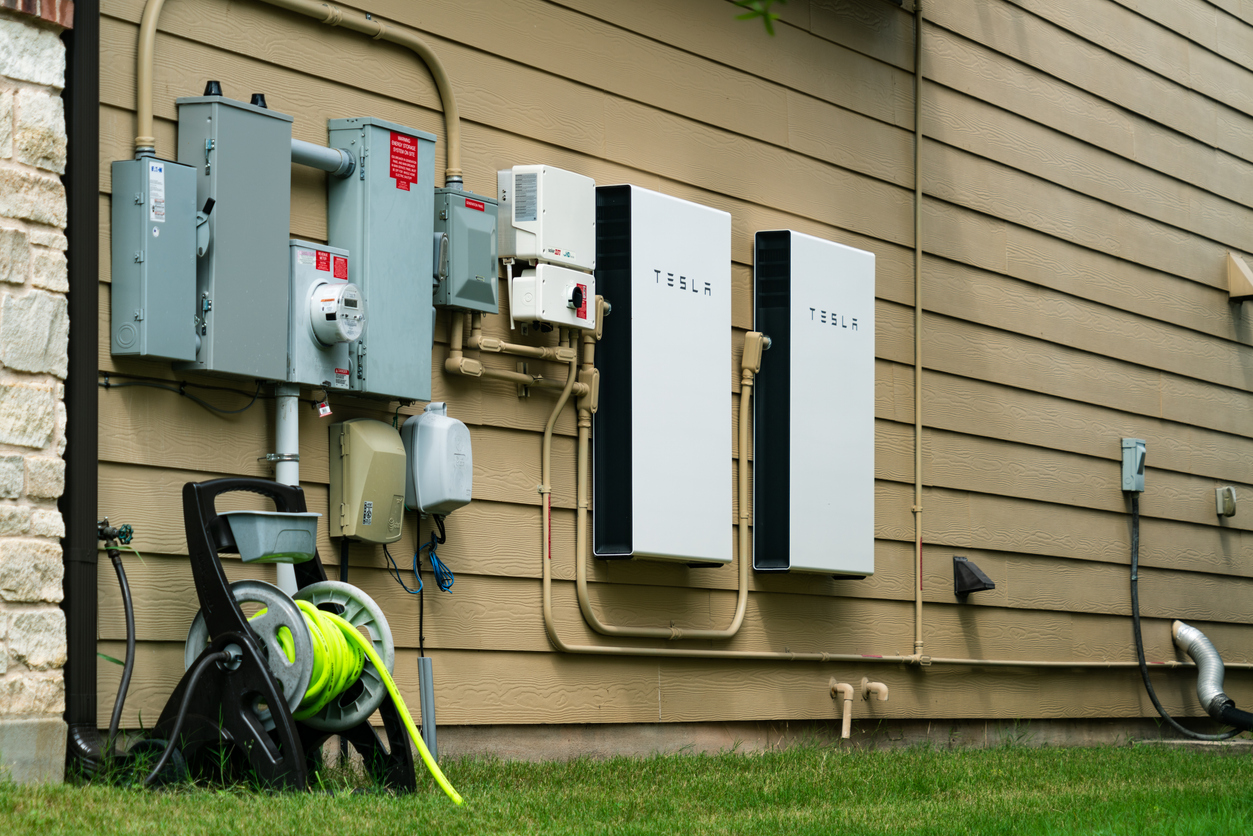 Battery retrofit on an existing home's switchboard